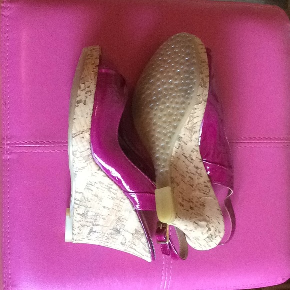 Gorgeous patent leather Italian sandals - Picture 4 of 4